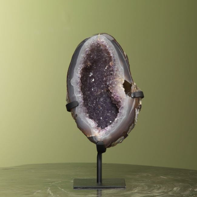 0022 Amethist op Standaard